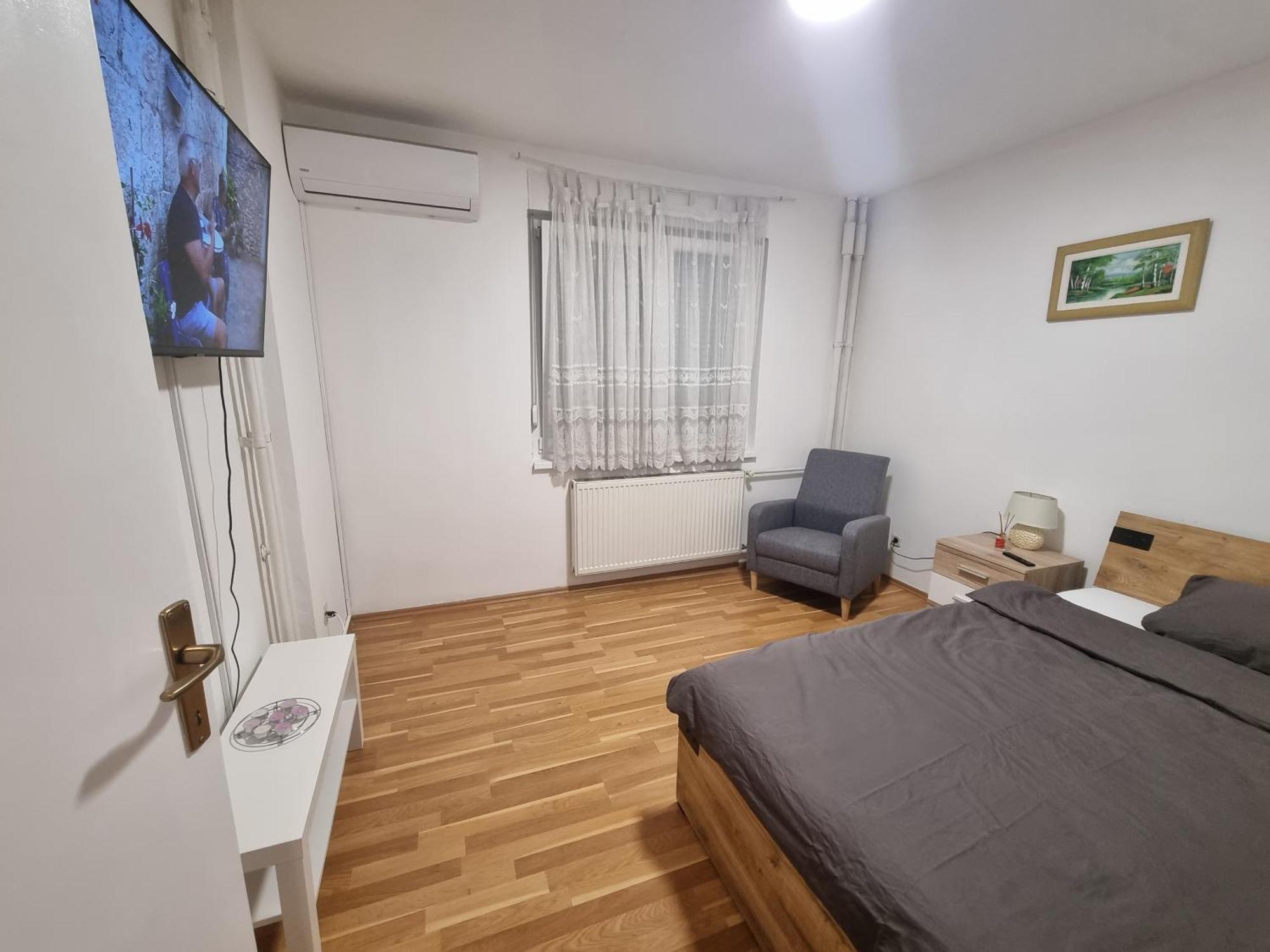Studio Apartman Luna Карловац Экстерьер фото