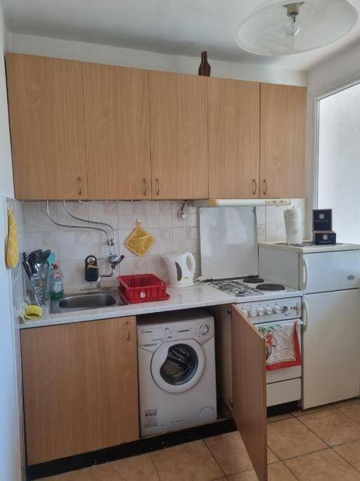 Studio Apartman Luna Карловац Экстерьер фото